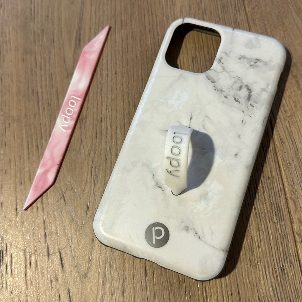 iPhone 11 Pro Loopy Case (Righty) in White Marble Matte with extra Loop